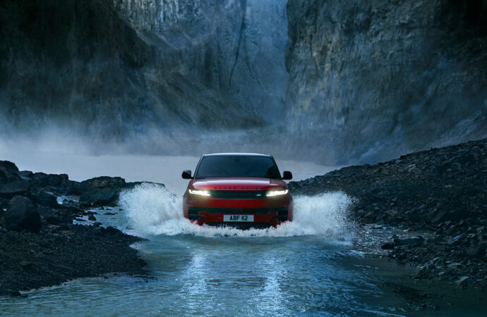 New Range Rover Sport maakt spectaculair debuut