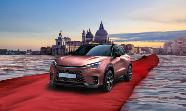 Hoofdrol voor nieuwe Lexus LBX tijdens 80ste Internationale Film Festival in Venetië
