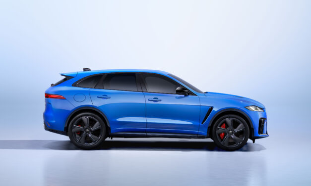 Jaguar viert negen decennia van innovatie met F-PACE 90th Anniversary Edition