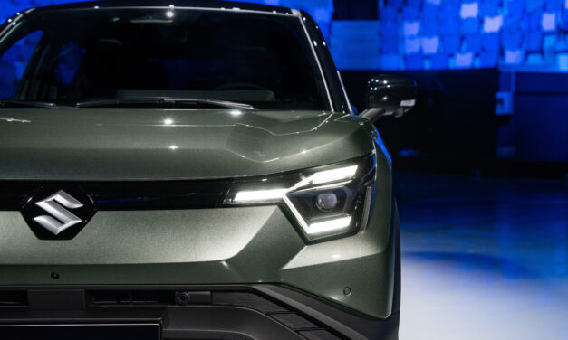 Suzuki e VITARA beleeft Europees publieksdebuut op Het Autosalon in Brussel