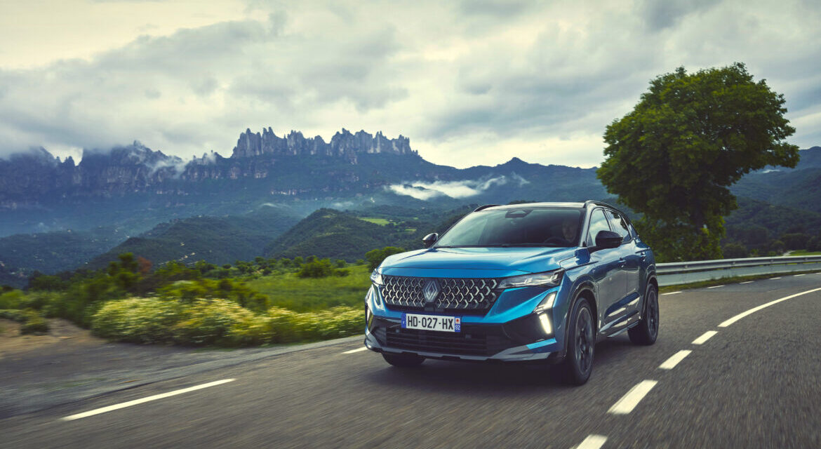 Rijden met de nieuwe Renault Austral: veelzijdige SUV met verbeterd comfort en hybride efficiëntie