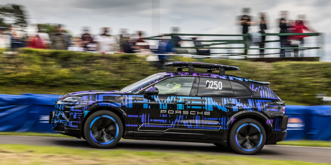 Gecamoufleerde nieuwe Porsche Cayenne toont prestaties en praktische inzetbaarheid