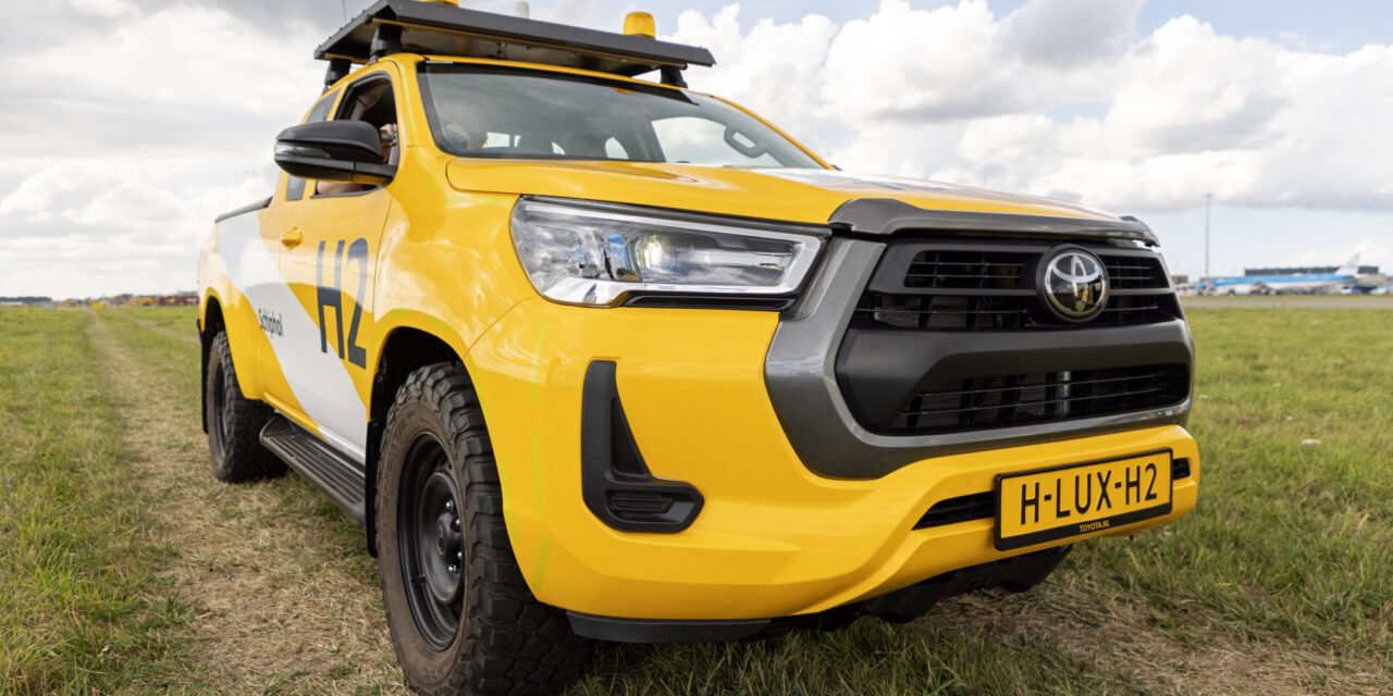 Toyota Hilux prototype met waterstof-brandstofcel in proefproject op Schiphol voor emissievrije grondoperaties