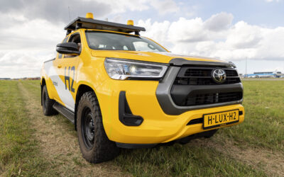 Toyota Hilux prototype met waterstof-brandstofcel in proefproject op Schiphol voor emissievrije grondoperaties