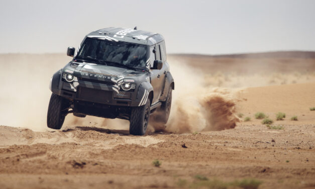 Defender Dakar D7X-R rallyauto voltooit succesvolle, loodzware woestijntest