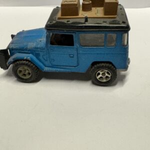 MAJORETTE TOYOTA LANDCRUISER W. TOOLS & FUEL CANS ON ROOF 1 OP 36