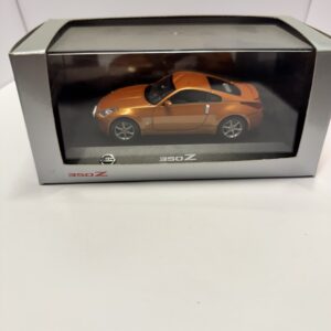 NISSAN 350Z 1:43 J-COLLECTION IN BOX NEW