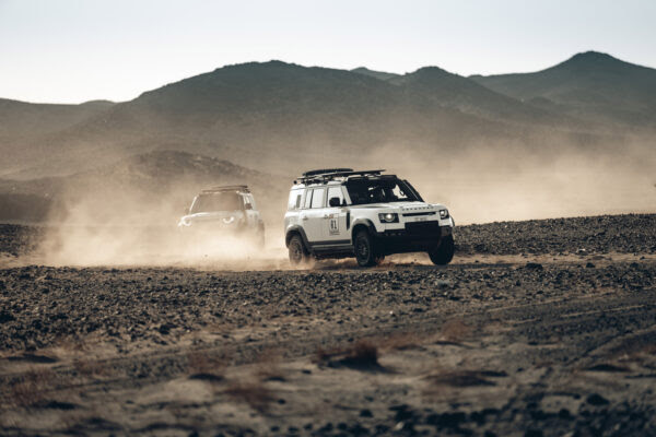 Defender verkent en valideert route van Dakar Rally