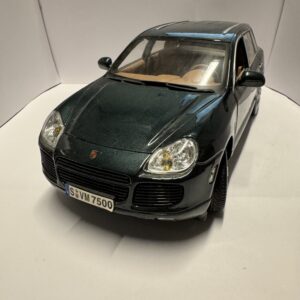 PORSCHE CAYENNE TURBO 2003 MAISTO 1/18 GREEN