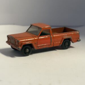 LESNEY NO 71 JEEP GLADIATOR WITH GREEN INTERIOR