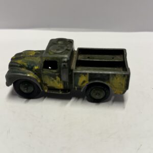 ARMY 1 TON CARGO TRUCK WITH SOLDIER NO. 641