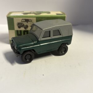 UAZ 469M 1:43 MILITARY GREEN KHERSON PLASTIC INCL. BOX MINT CONDITION