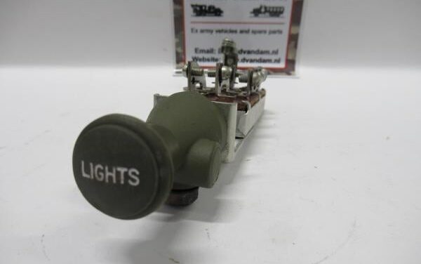 LAND ROVER & CHEVY K30/BLAZER