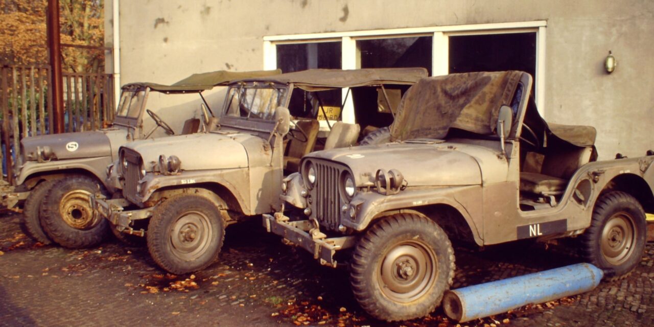 LAND ROVER & CHEVY K30/BLAZER