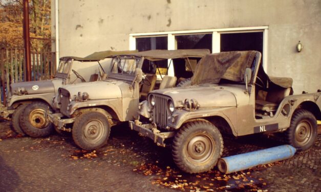 LAND ROVER & CHEVY K30/BLAZER