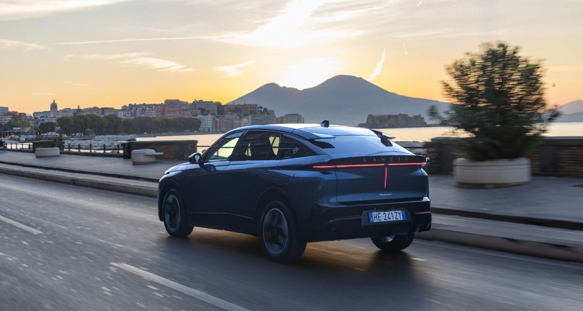 Lancia Gamma met 741 kilometer elektrisch rijbereik en 8 jaar garantie begin 2027 in Nederland
